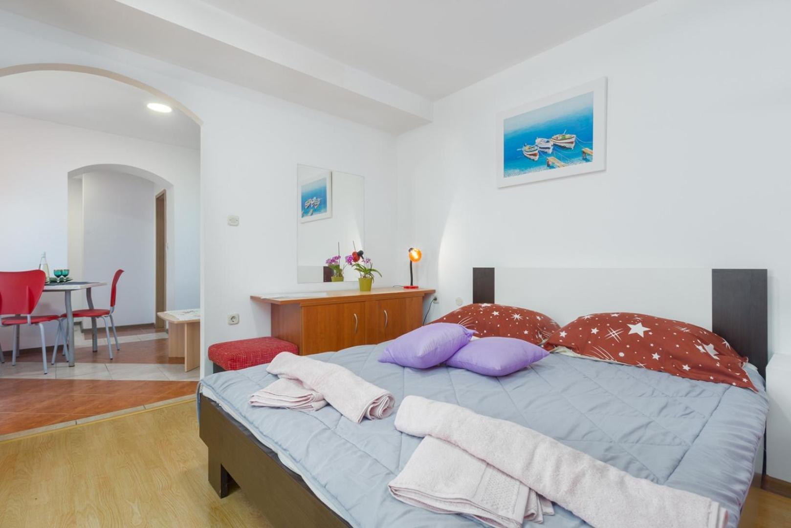 Guest house App Luka 1 - Garden For Children And Pets